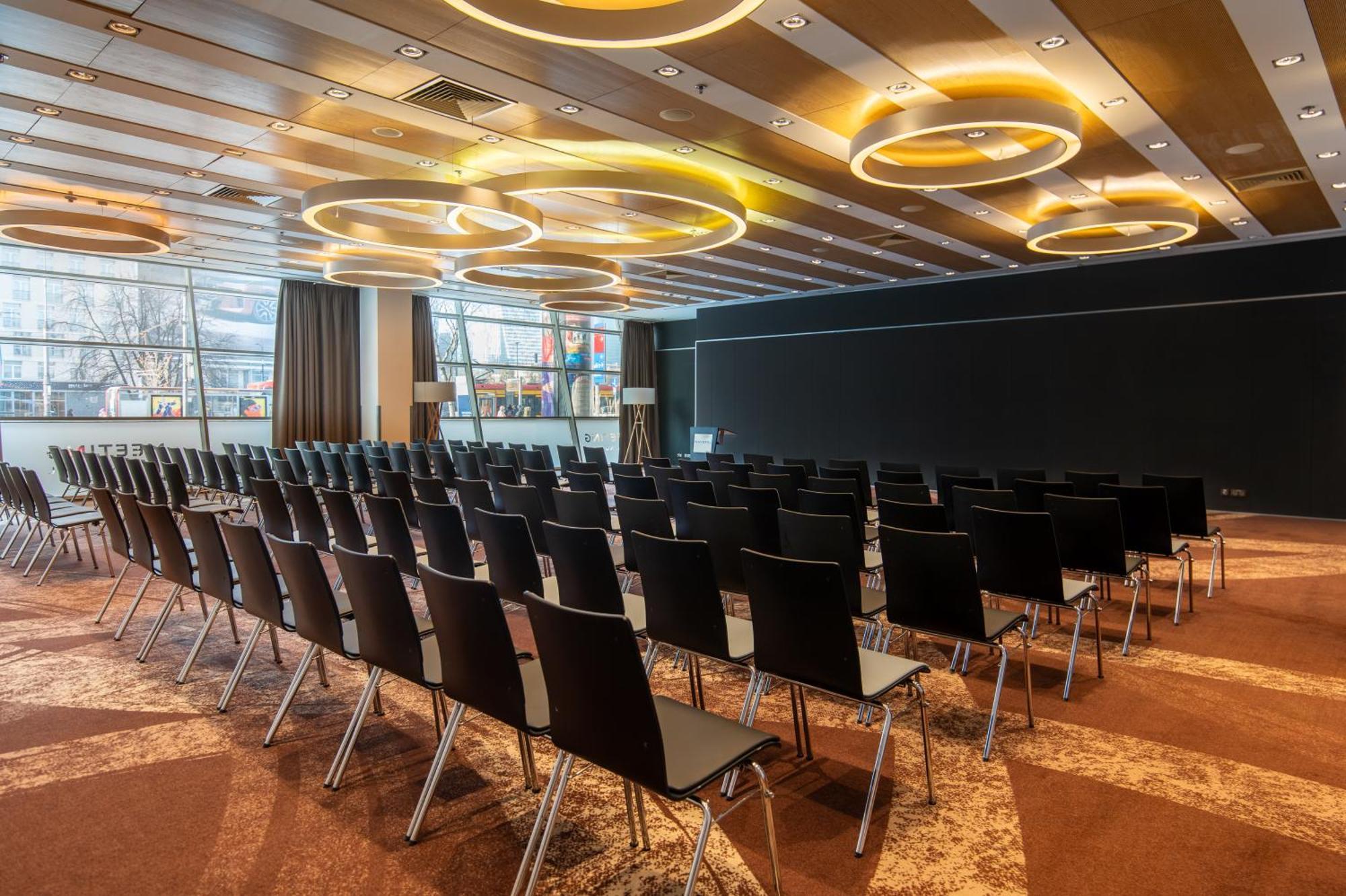Novotel Warszawa Centrum Exterior foto The conference hall